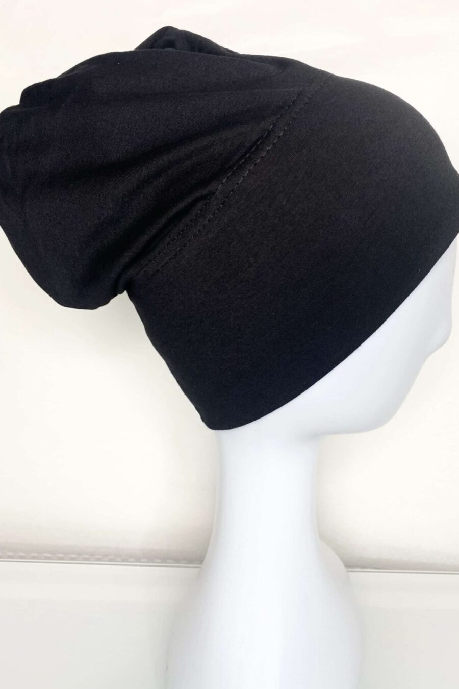 BONNET À HYJAB NOIR FERMÉ