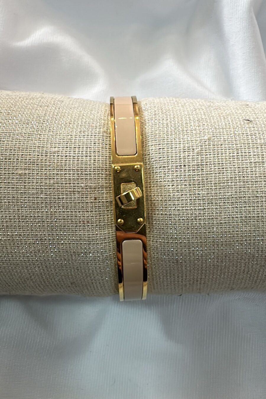 Bracelet R